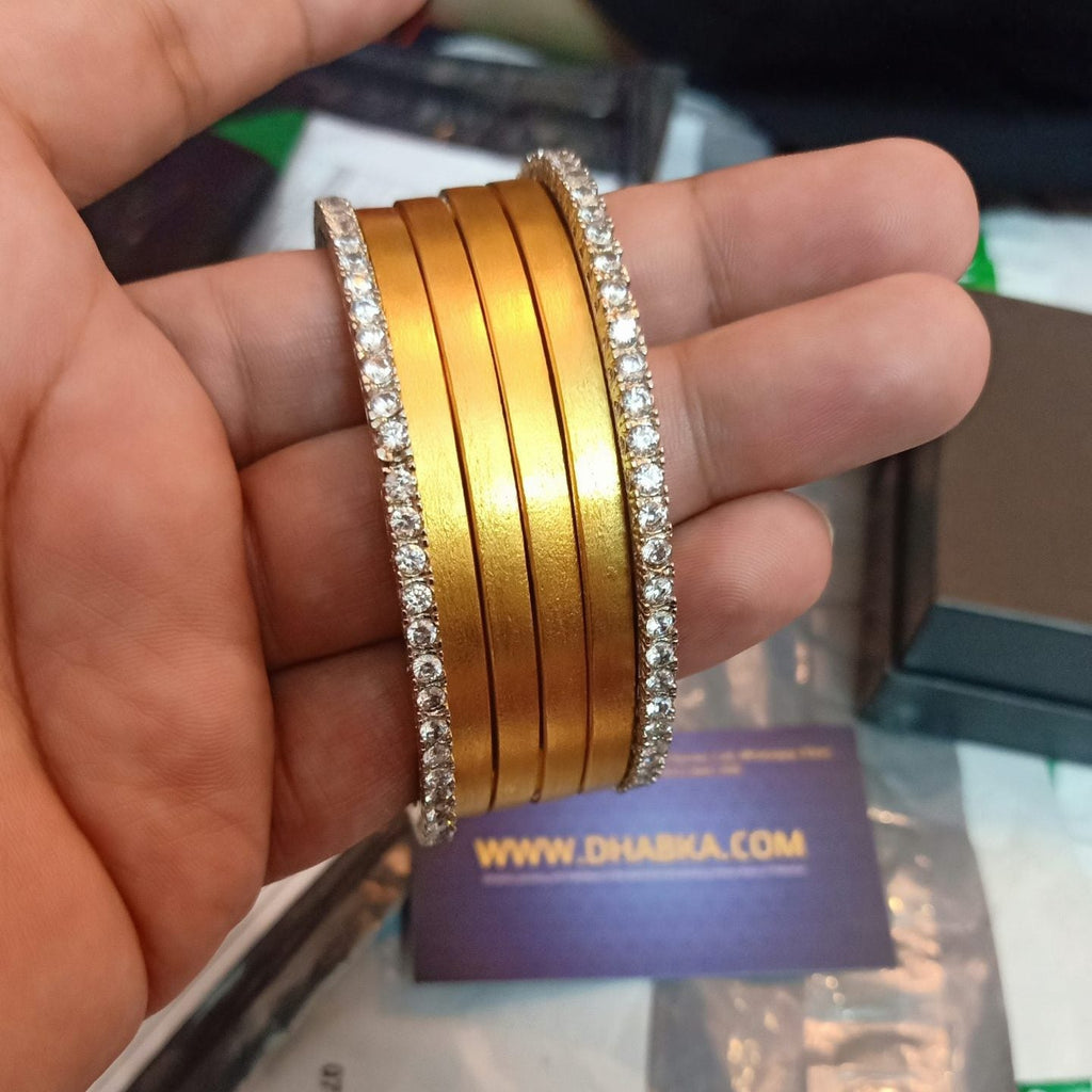 Royal Luxury 4 Gold and 2 Zircon set