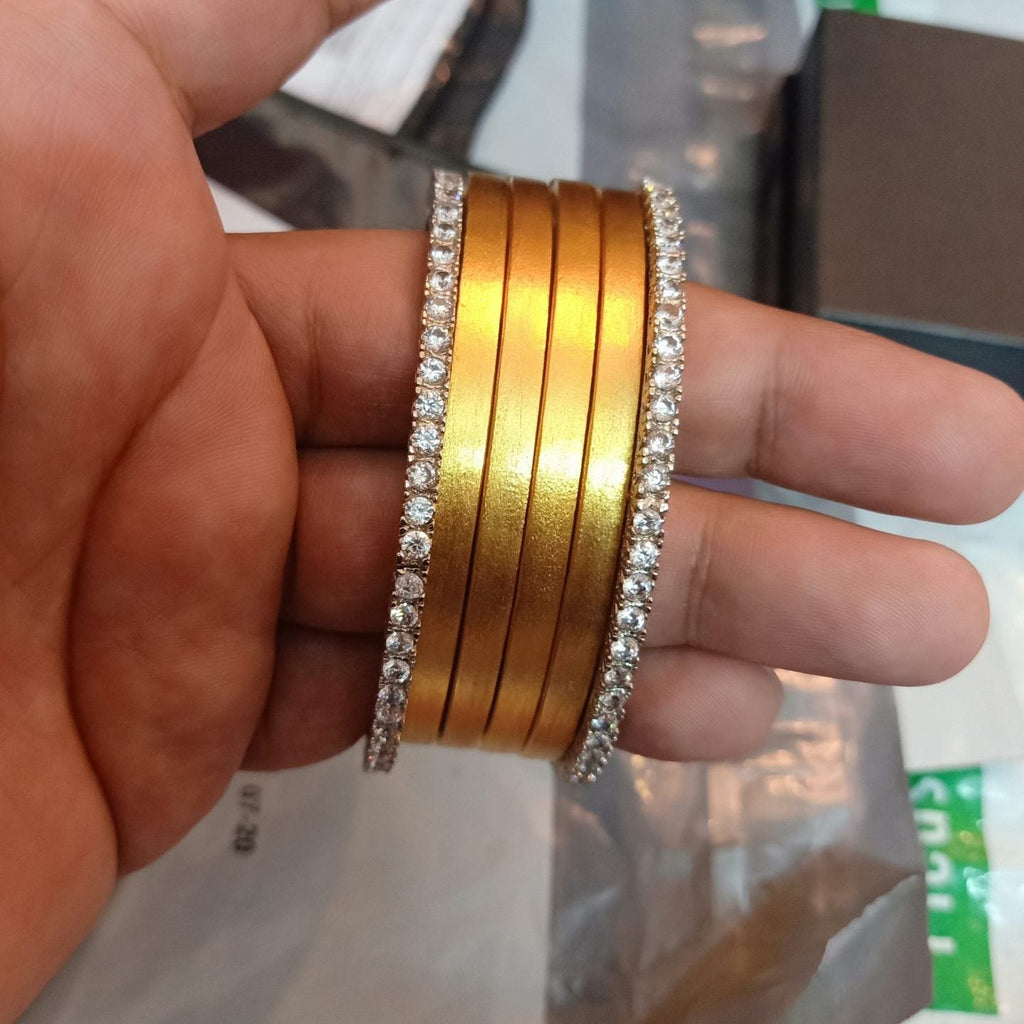 Royal Luxury 4 Gold and 2 Zircon set