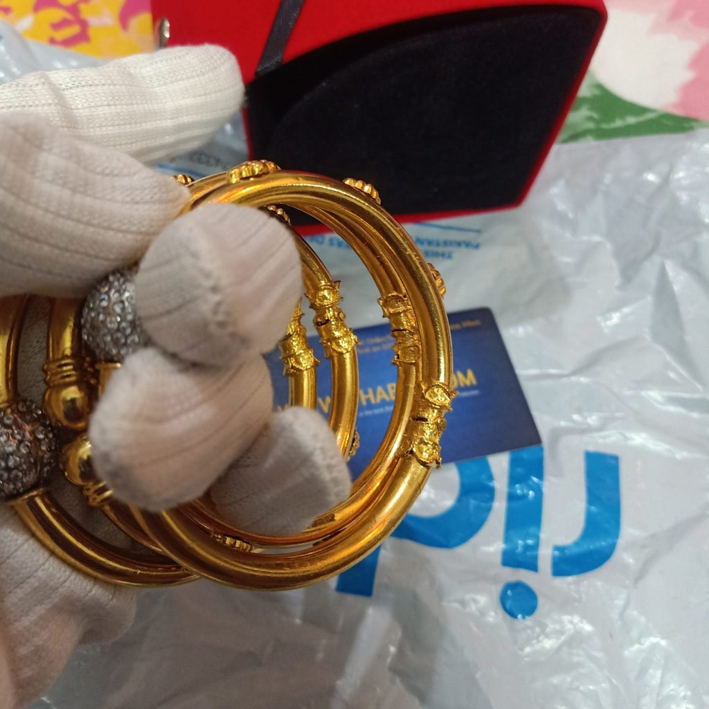 Luxury Class Gold Plated 4 Pc Openable Bangle Set