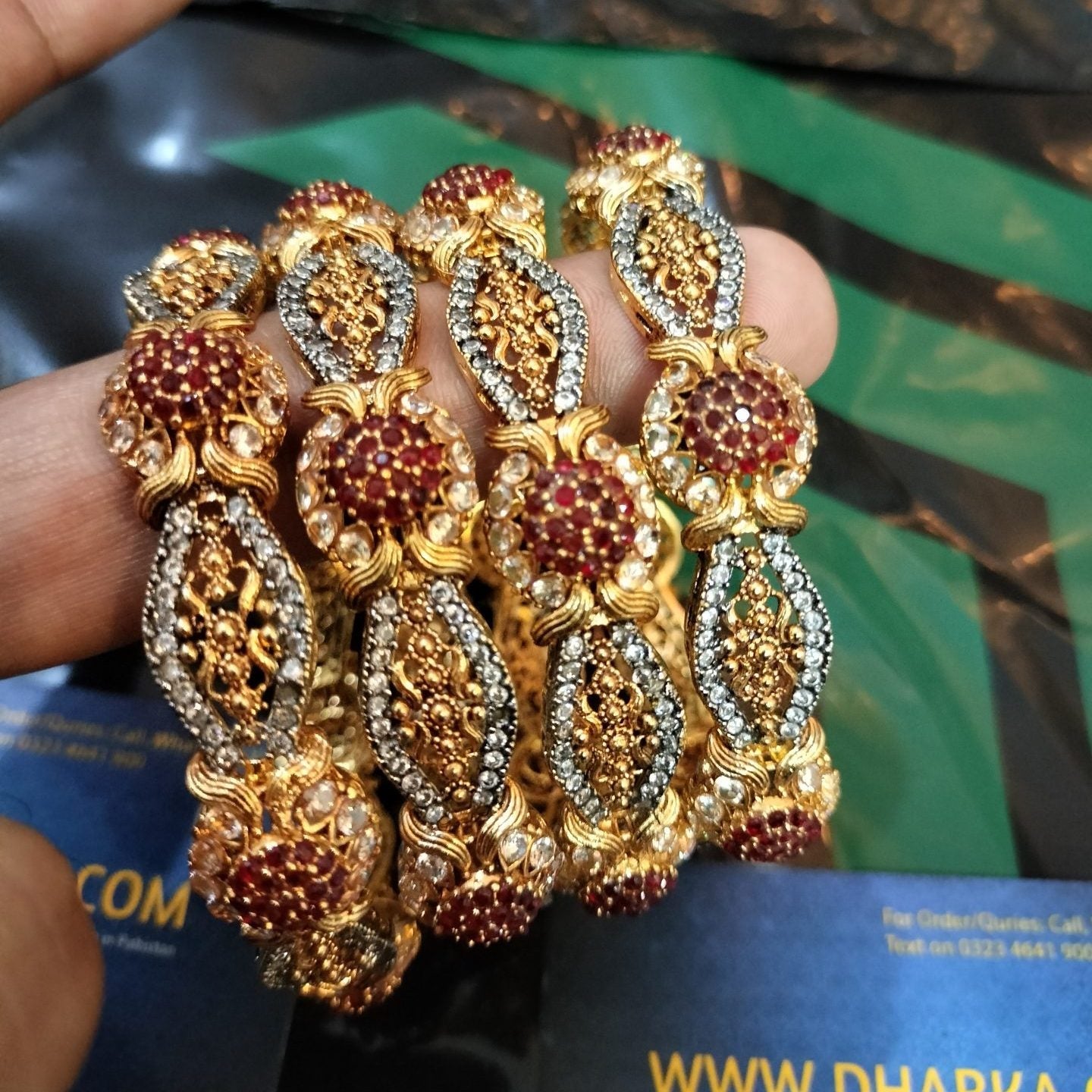 Luxury Gold Look Bangles 2 and 4 pc set