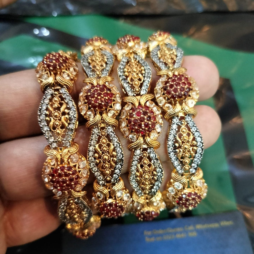 Luxury Gold Look Bangles 2 and 4 pc set